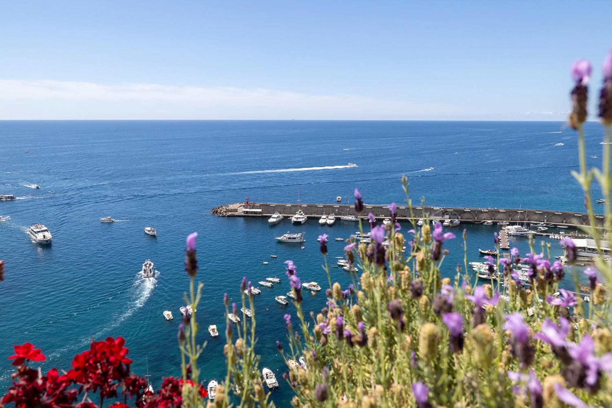 Apartments Amalfi Design Sea View Accessible By 250 Steps Экстерьер фото