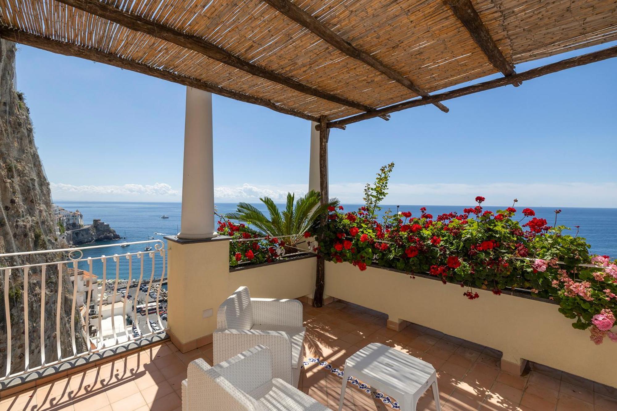 Apartments Amalfi Design Sea View Accessible By 250 Steps Экстерьер фото