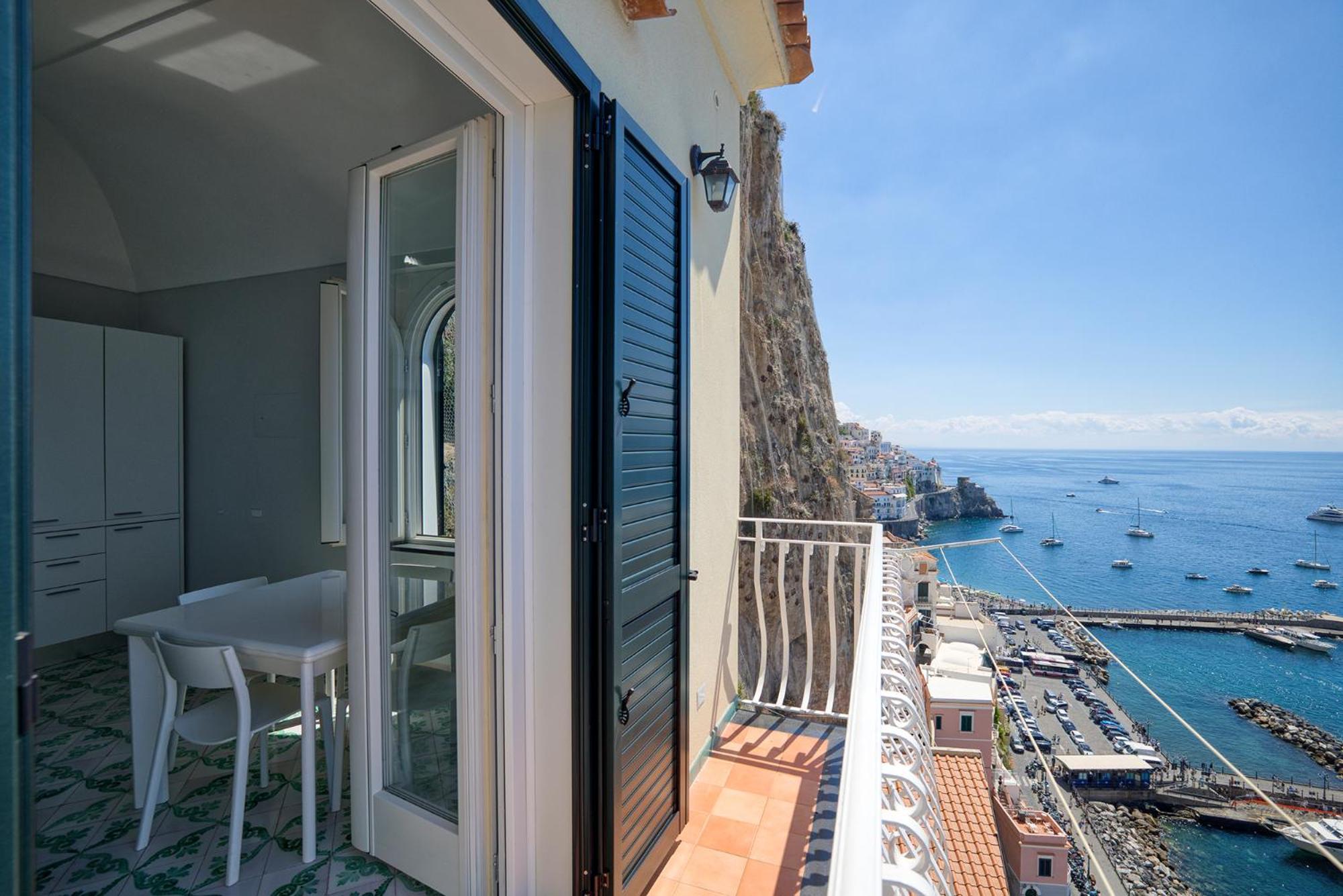 Apartments Amalfi Design Sea View Accessible By 250 Steps Экстерьер фото