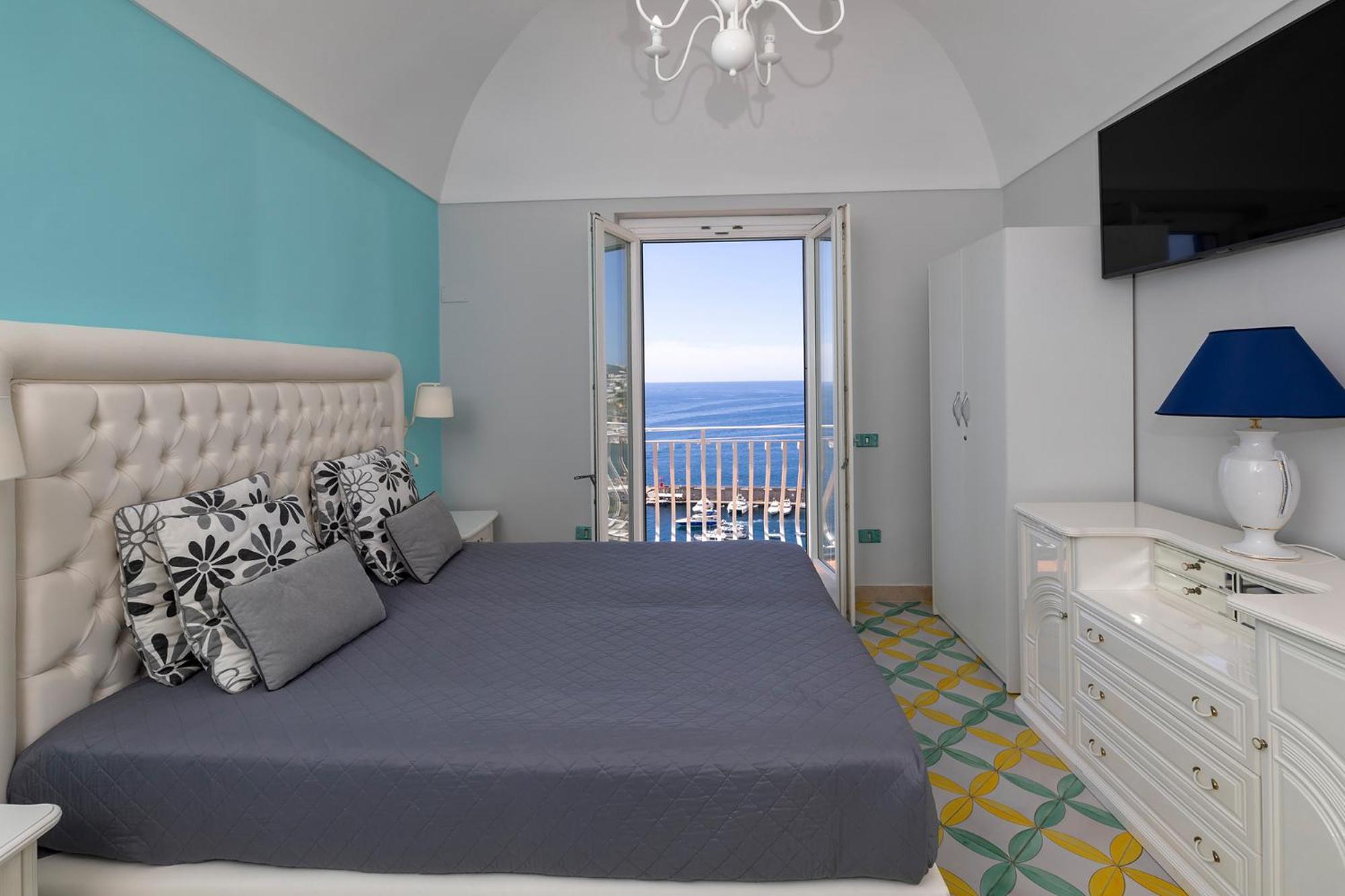 Apartments Amalfi Design Sea View Accessible By 250 Steps Экстерьер фото