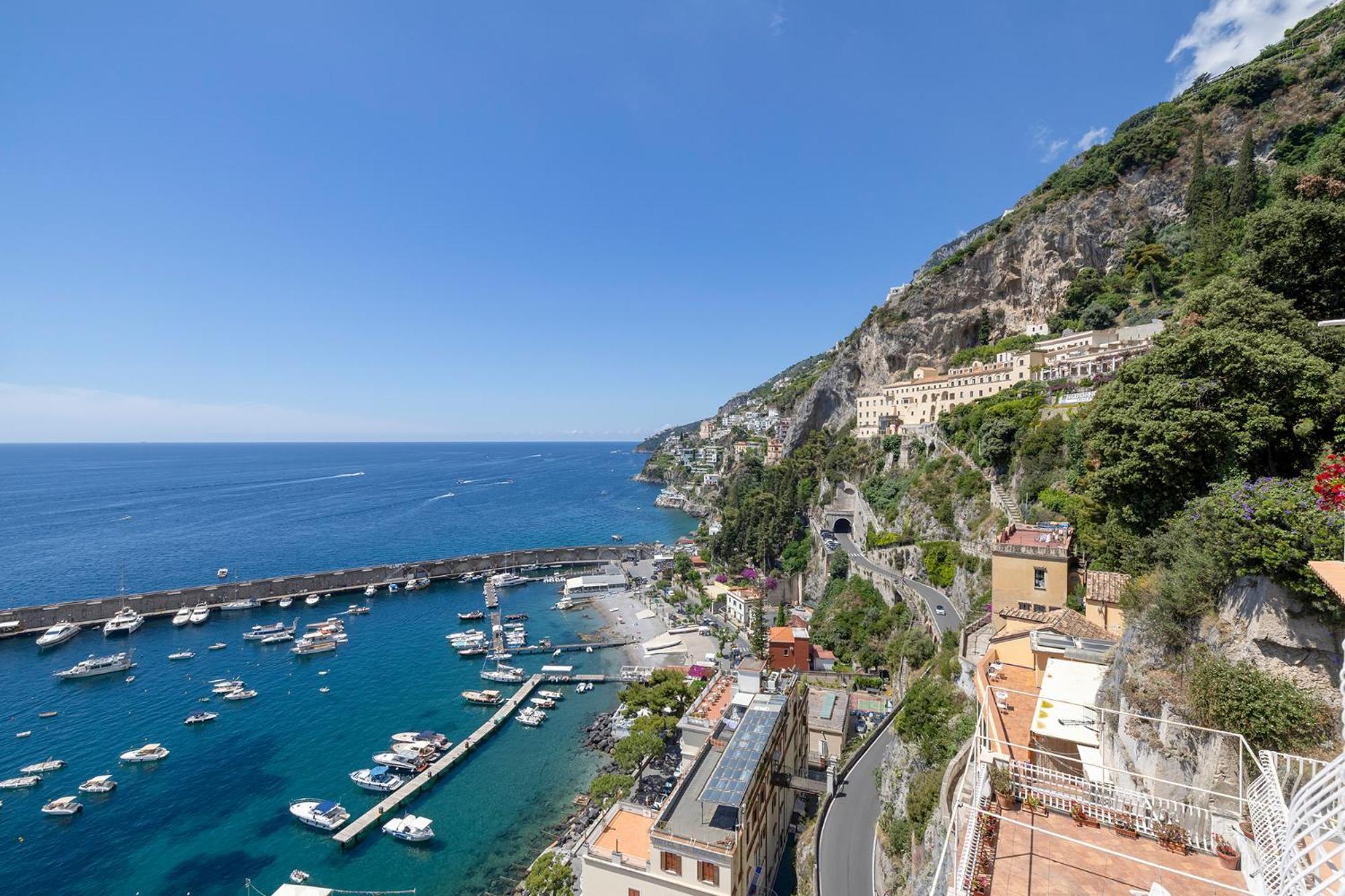Apartments Amalfi Design Sea View Accessible By 250 Steps Экстерьер фото