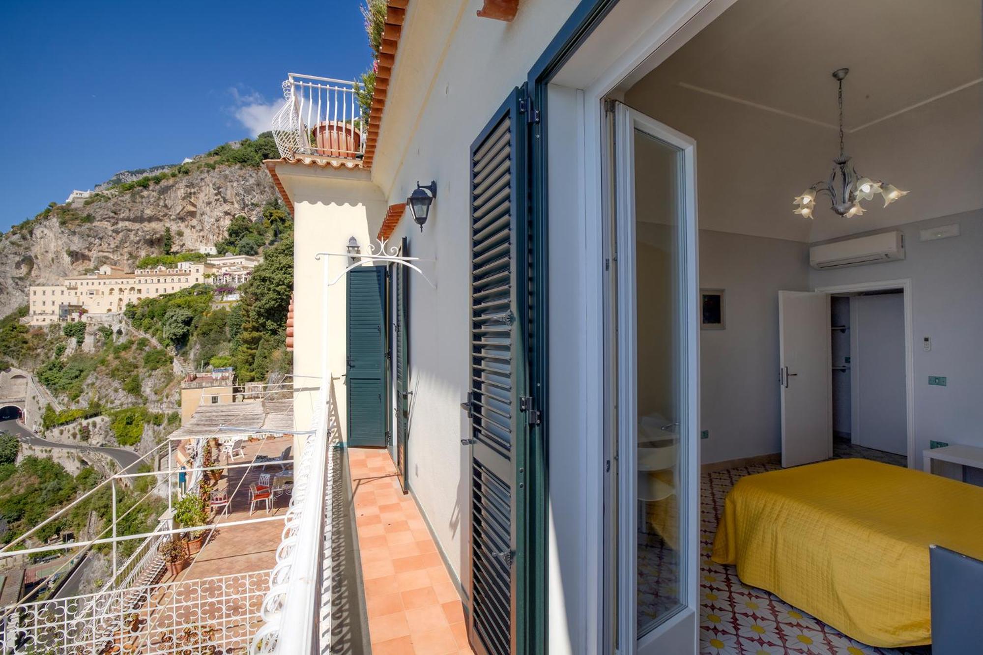 Apartments Amalfi Design Sea View Accessible By 250 Steps Экстерьер фото
