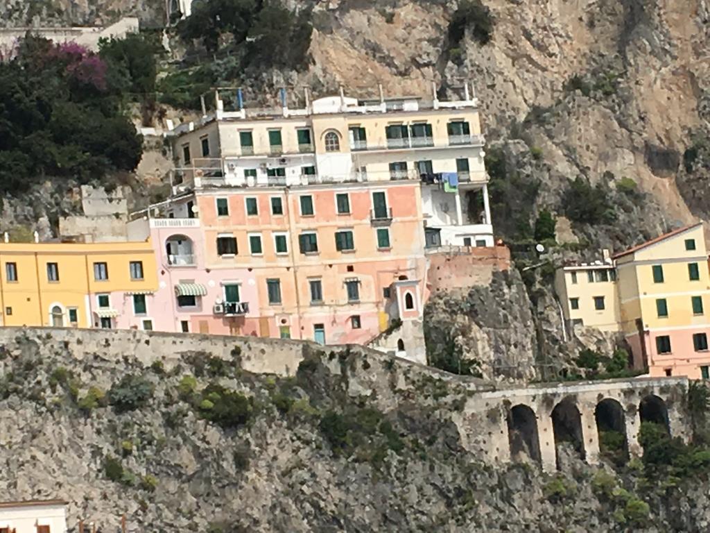 Apartments Amalfi Design Sea View Accessible By 250 Steps Экстерьер фото